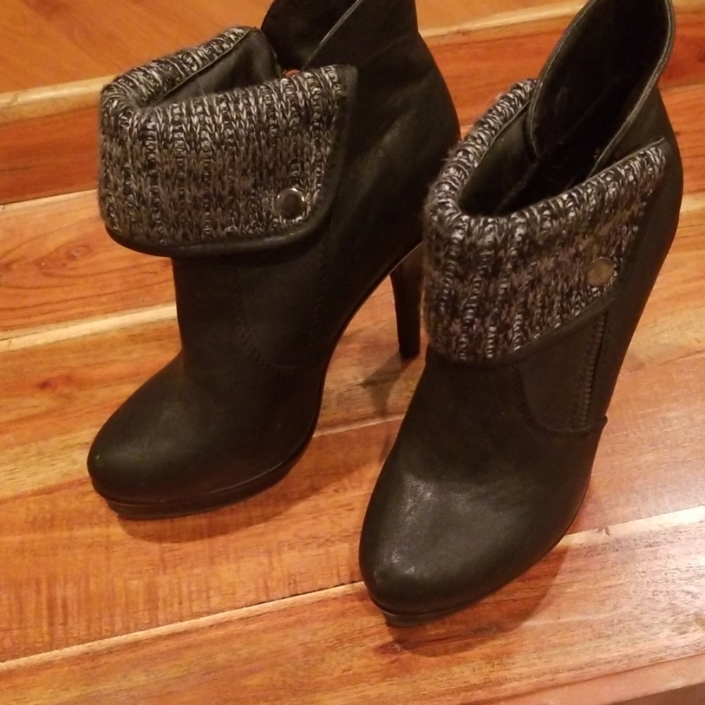 Womans sz 6 boots